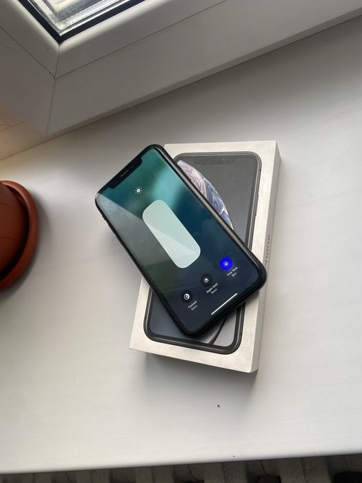 Продам Iphone Xr 64gb