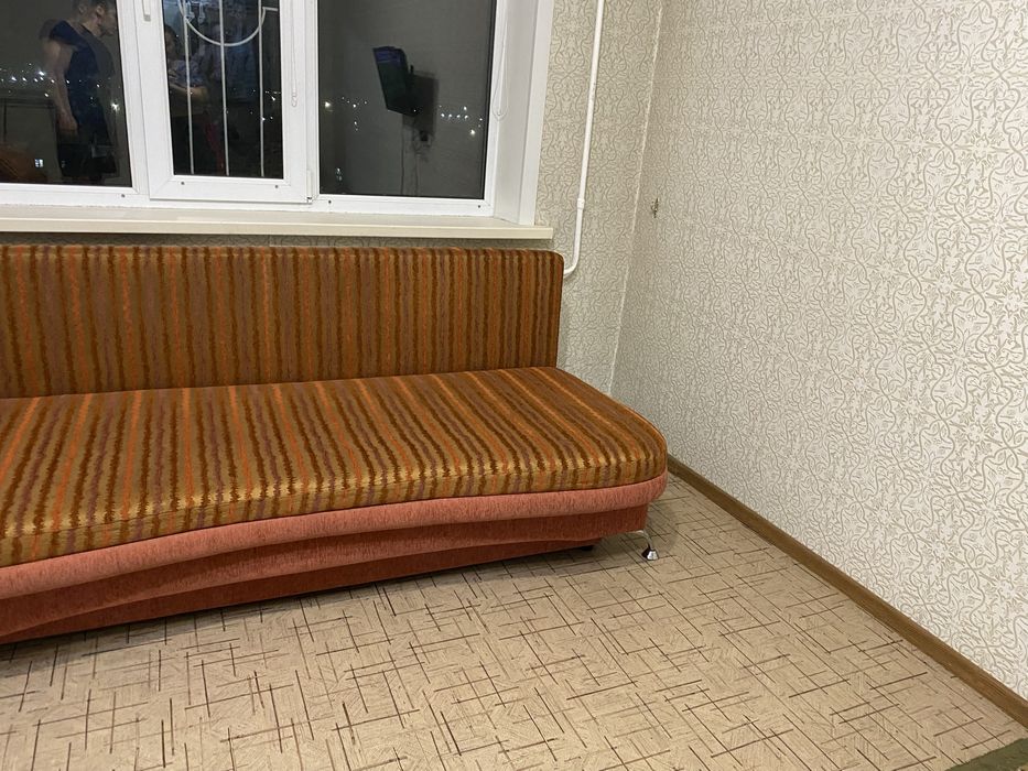 Диван б/у в хорошем состоянии !