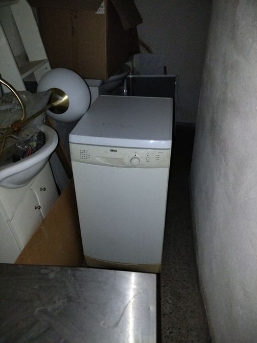 Съдомиялна Зануси