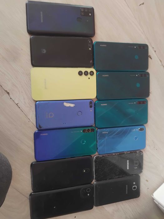 Телефони за части