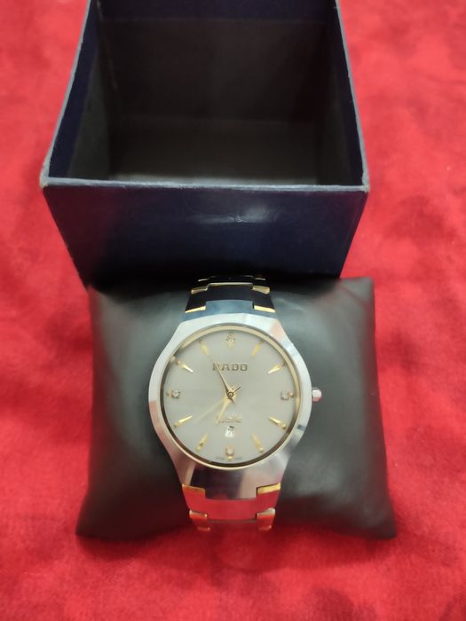 Наручные часы модные