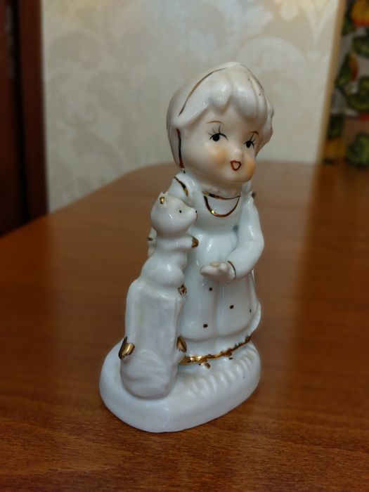 Порцеланова статуетка