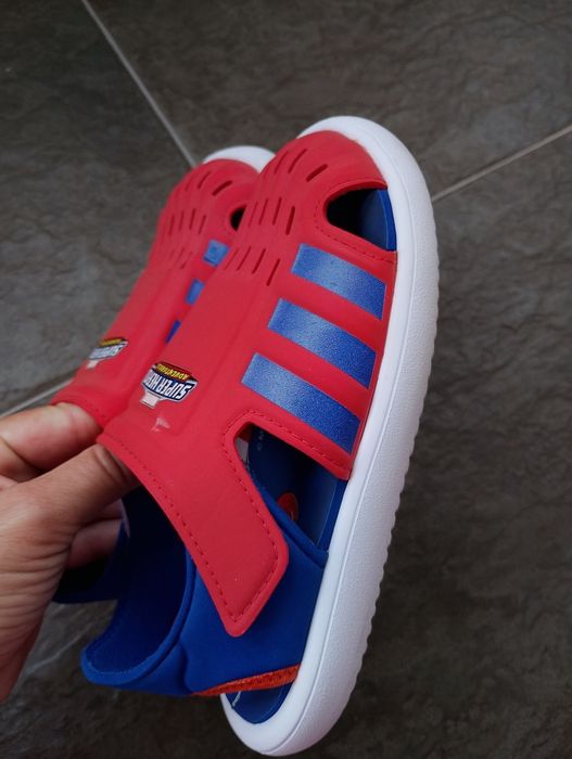 Adidas mărimea 32