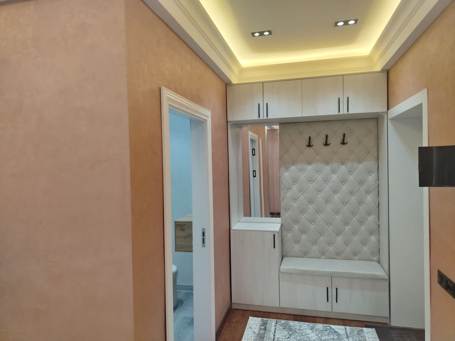 Продаётся своя квартира в центре бухаре