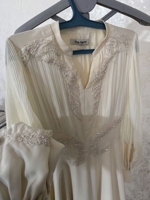 Продам платье брала год назад за 80 продам за 60 тысяч