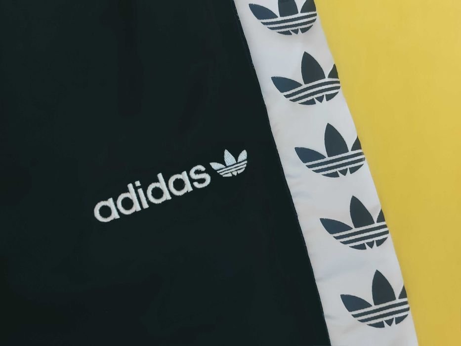 Pantaloni scurti Adidas Green