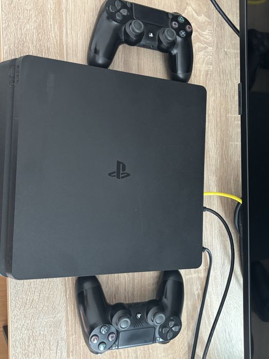 Vand ps4 slim  1 tb