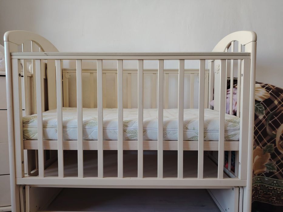 Манеж с матрасом