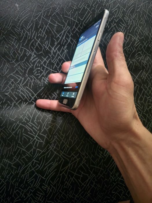 Samsung a 3 .2016