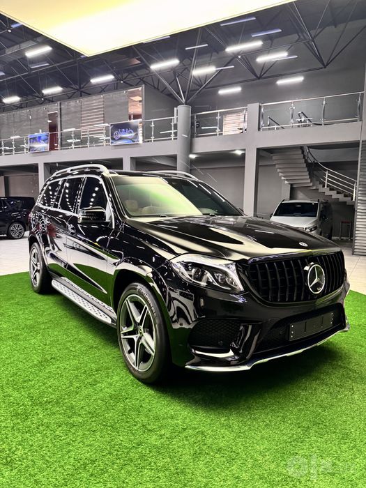 Mercedes Benz GLS400