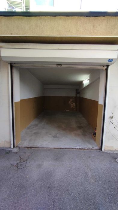 Дава се под наем Гараж / Паркомясто в София, Левски - 20 кв.м за 127.5 € - Снимка #1