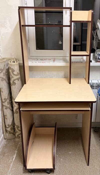 Продам Компьютерный Стол