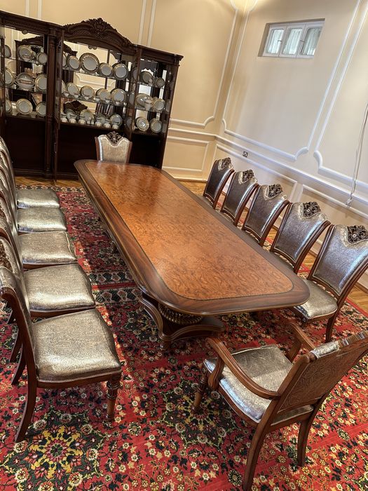 Продам мебель для гостиной. Стенка, комод, стол и стулья