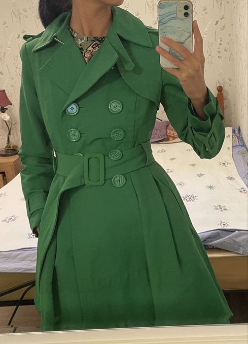 Плащ бренда Evona