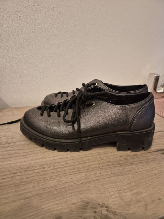 Pantofi eleganți