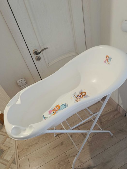 Продается детская ванночка на ножках