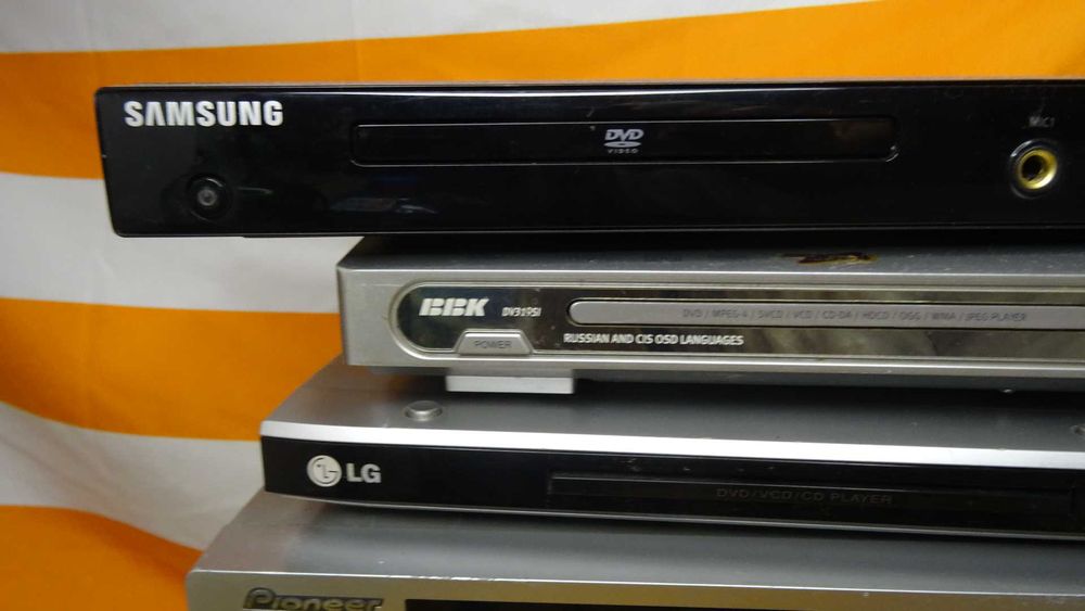 dvd проигрыватели рабочие каждый по 2000