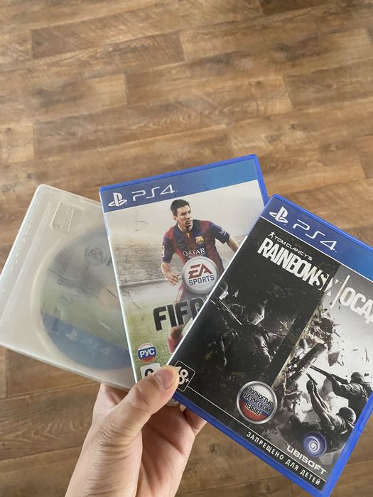 Продаю игры на PS4 и джойстик