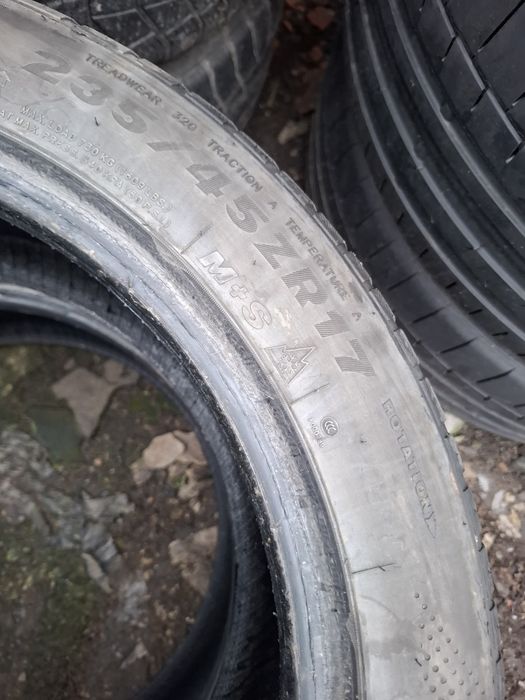 Vand 2 anvelope 235 45 17 de iarna dot 2022