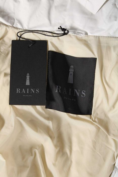 Geaca Rains Boxy Puffer Jacket 1522 OFF WHITE