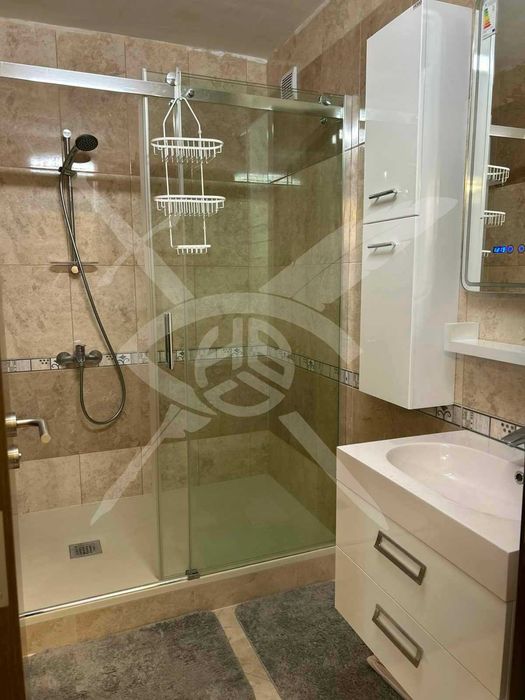 Дава се под наем Тристаен апартамент в Варна, Червен площад - 106 кв.м за 1250 € - Снимка #7