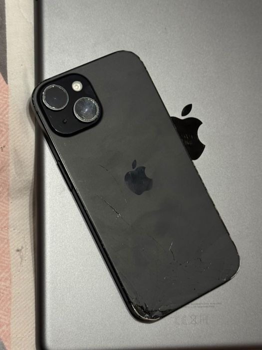 IPHONE 15 в хорошем состоянии