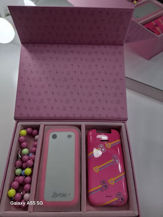 Telefon barbie HMD