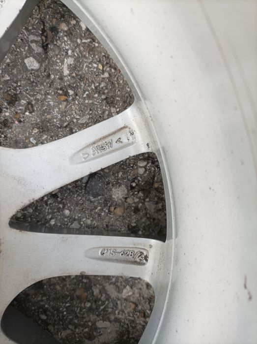 Оригинални джанти със зимни гуми за БМВ-16"