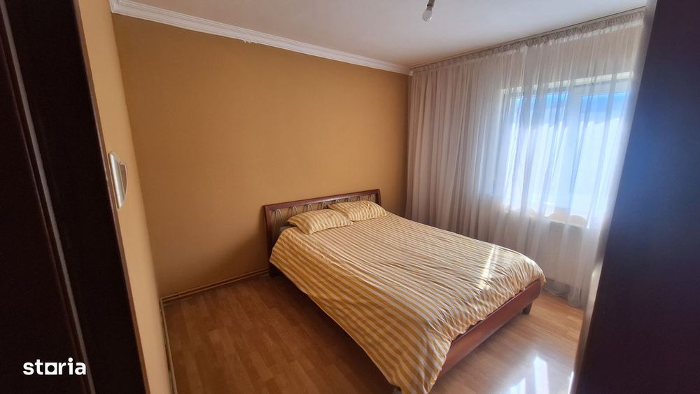Apartament 4 camere, balcon, etaj 3, Râșnov