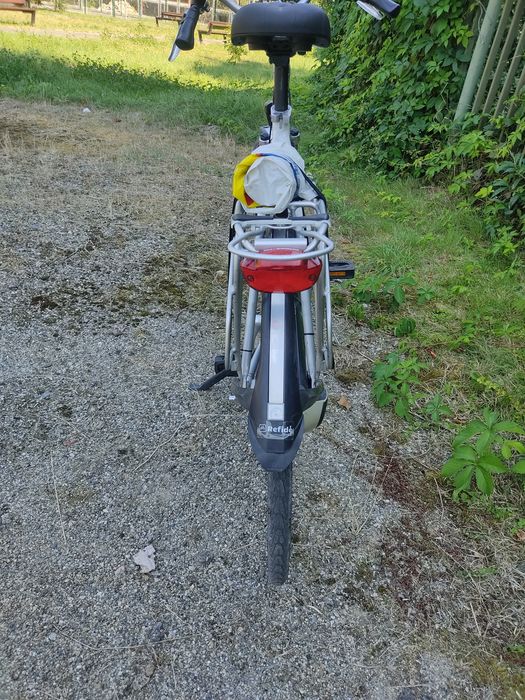 Vând bicicleta cu 8 viteze in butuc marca Batavus