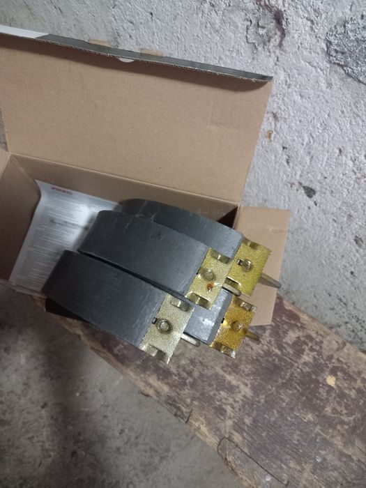 Комплект задни цилиндърчета и накладки за Пежо 406