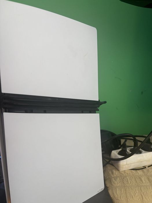 Продавам playstation 5 pro 2 tb