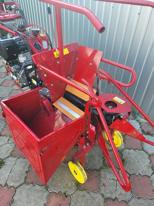 Cositoare rotativă pentru tractorase cu transmisie pe curele