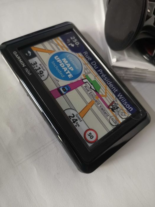 vand navigator GARMIN nuvi 1390 LMT in cutia originala - NOU