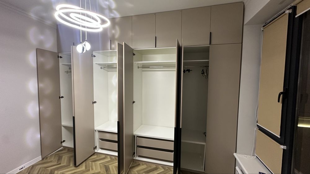 Шкаф спальныға кіреберіске . 3.90