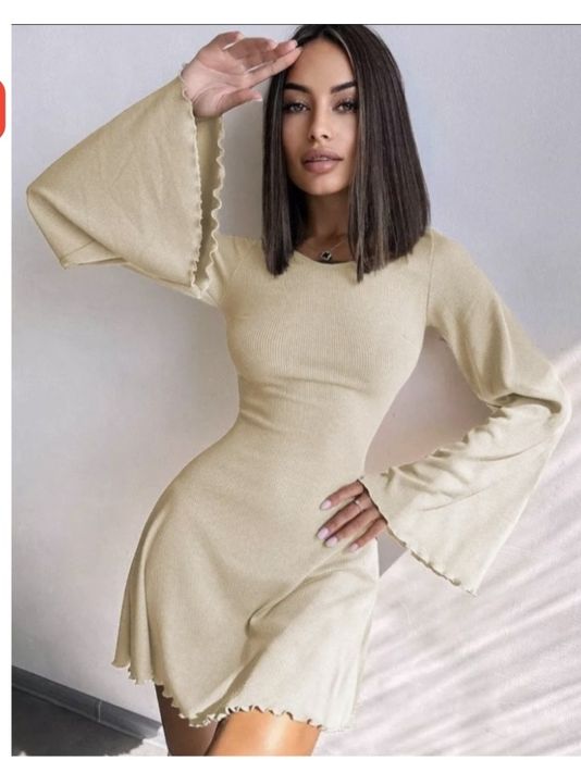 Женская одежда платья