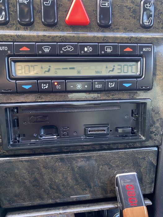 Пионер дельфин DEH5250SD