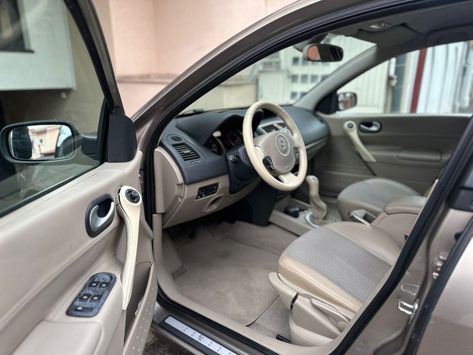 Renault Megane PRESTIGE 2009

*** 125. 0 0 0