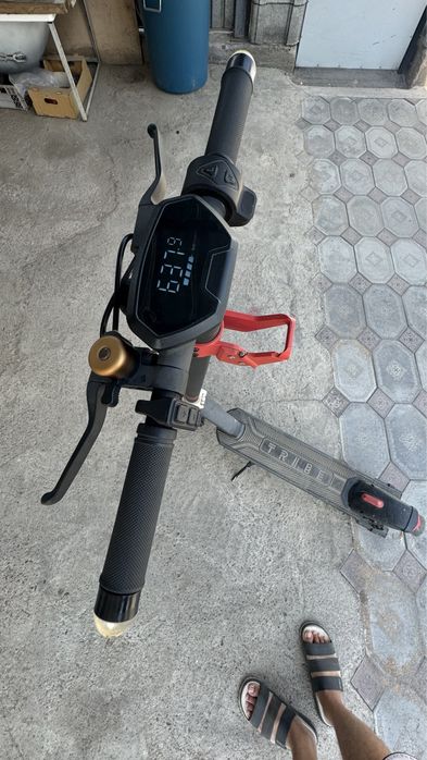 Срочно!!! Продам Электросамокат TRIBE MAYA