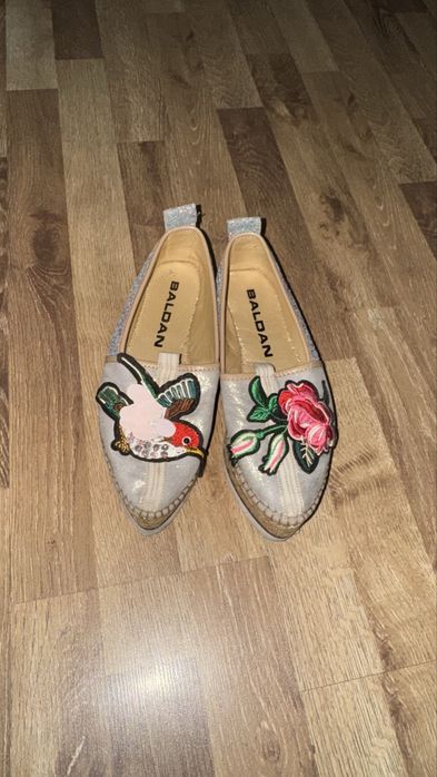 Продаетсв Обувь в хорошем качестве