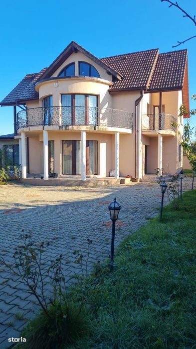 Casă individuală 220 mp  - Cristești