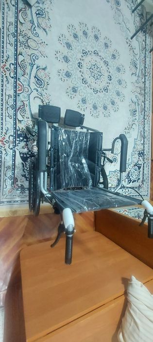 Продам инвалидную коляску