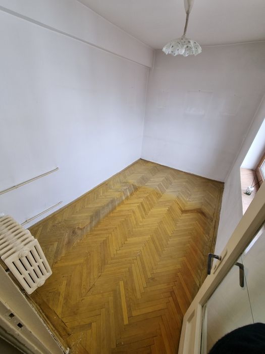 Apartament 2 camere ultracentral Judecatoria Craiova