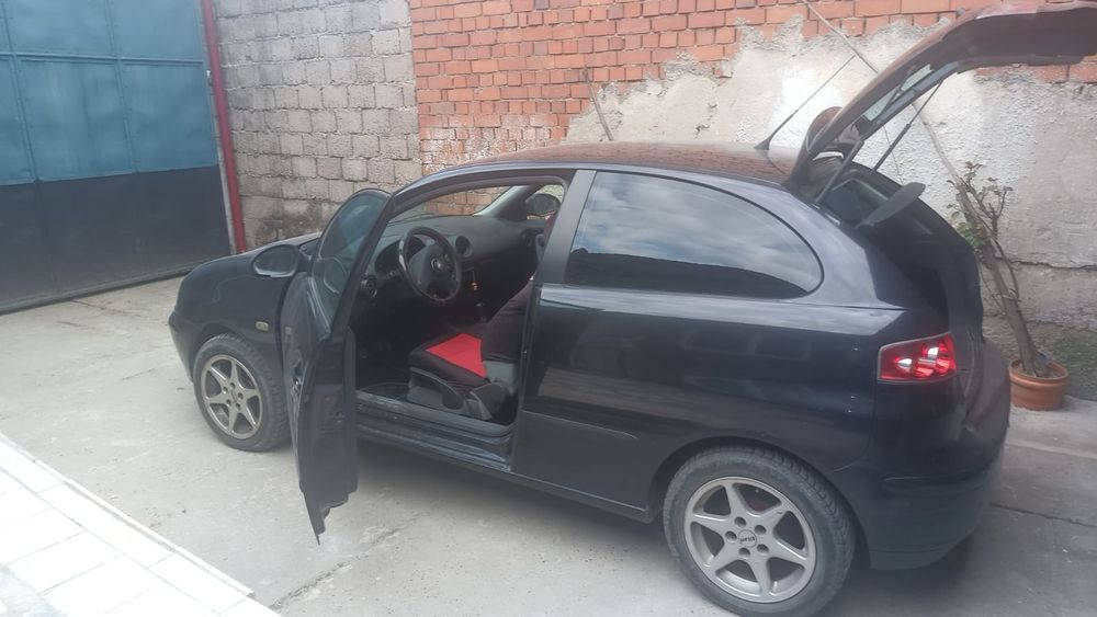 seat ibiza negru