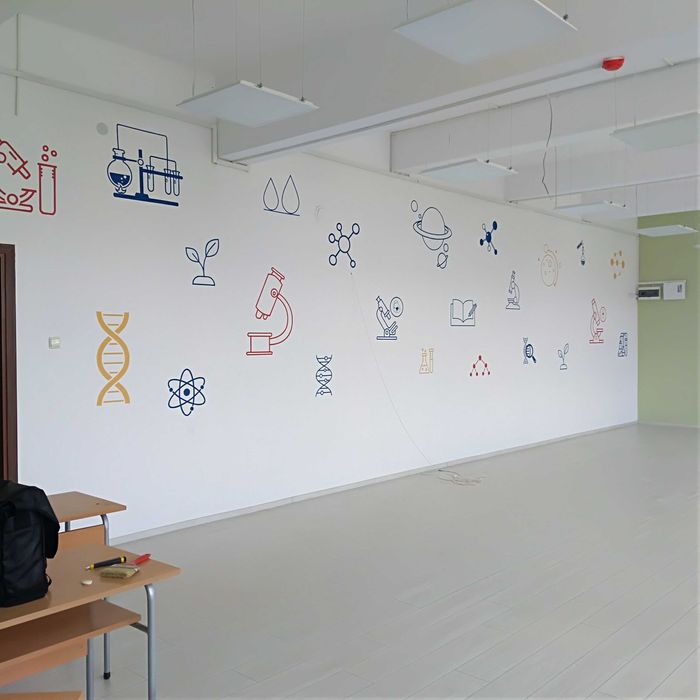 Рисунки върху стени