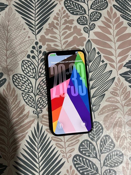 Продам Iphone 12