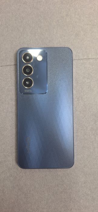 Продам телефон VIVO Y100