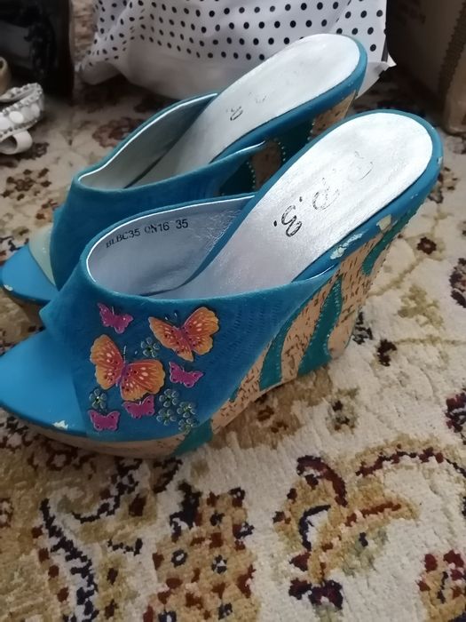 Женская обувь размер 35