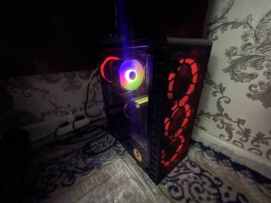 Стримға шығуға дайын комп обмен бар