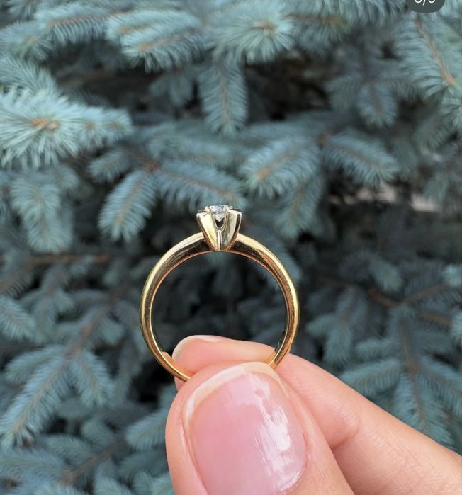 Кольцо с брилиантом